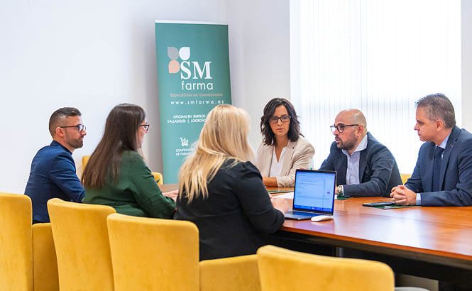 Equipo de SmFarma compraventa de farmacias en Castilla y León, Cantabria, Madrid y La Rioja.